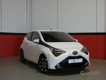 Toyota Aygo Connect 1.0 VVT-i 72 CV 5 porte x-play