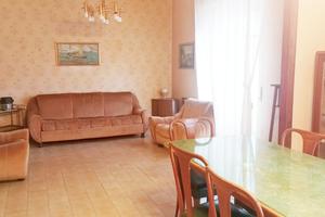 5 vani Leopardi luminoso e signorile con box