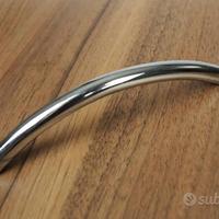 Due maniglie cromate