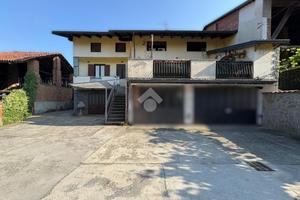 CASA SEMINDIPENDENTE A STRAMBINO