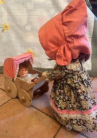 Bambola con carrozzina anni 70