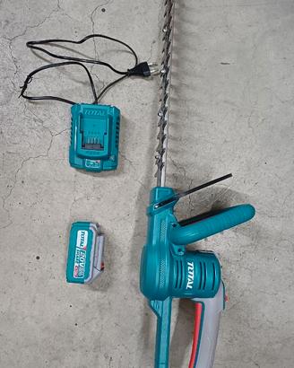 Tagliasiepe a batteria