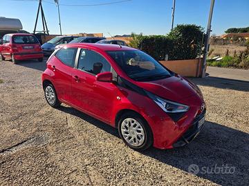 Toyota Aygo Connect 1.0 VVT-i 72 CV 5 porte x-clus