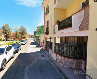 Quadrivano ampio con doppia esposizione posto auto