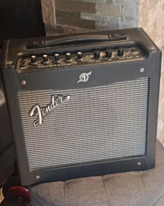 Amplificatore Fender chitarra elettrica e acustica