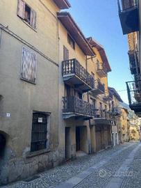 Immobile in asta di 229 m² con più di 5 locali e b