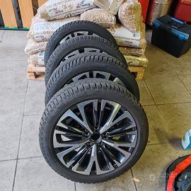 SET Cerchi 18 Yaris cross con pneumatici invernali