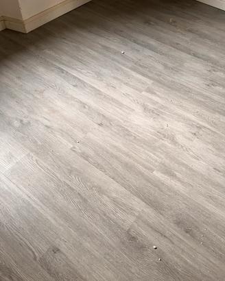 Gratis Pavimento in vpc grigio