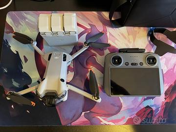 DJI Mini 4 Pro Fly More Combo con DJI RC 2