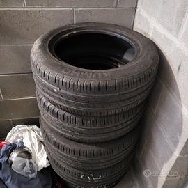 4 Pneumatici Kumho Ecsta hs51 195/55 R15