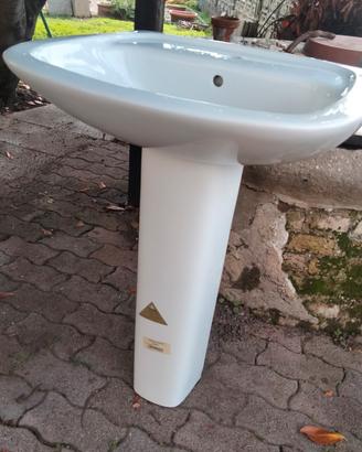 lavabo con colonna