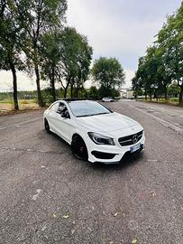 Mercedes benz CLA 200