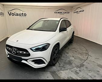 MERCEDES BENZ GLA 200 d automatic