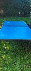tavolo ping pong con racchette