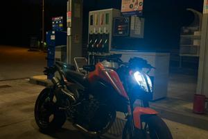 KTM Duke 790