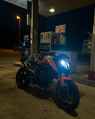 KTM Duke 790