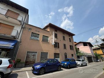 CASA SEMINDIPENDENTE A GAZZANIGA