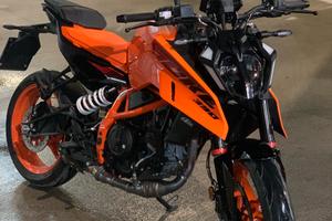KTM DUKE 390 ANNO 2024