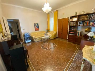 5 LOCALI A GENOVA