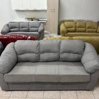 Divano 3 posti grigio in tessuto nuovo