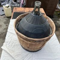 Damigiana con relativo contenitore in legno