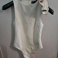 Body con fiocco