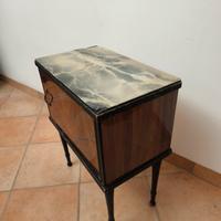 comodino antico