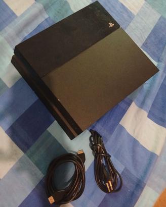play station 4 in buone condizioni 