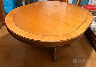 Tavolo tondo allungabile in legno con 4 sedie