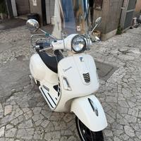Vespa 300 gts