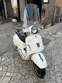 Vespa 300 gts