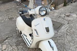 Vespa 300 gts