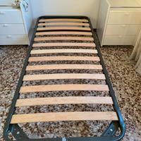 Letto singolo con doghe