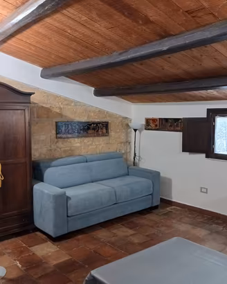 Mansarda arredata con terrazzo  in pieno centro