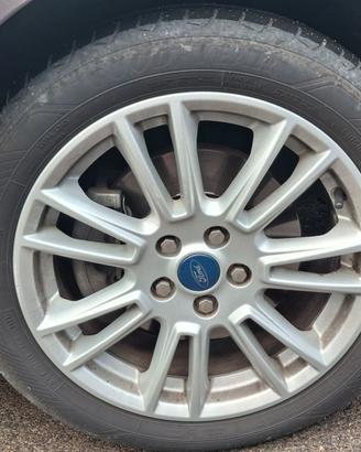 4 cerchi in lega da 17 + gomme estive