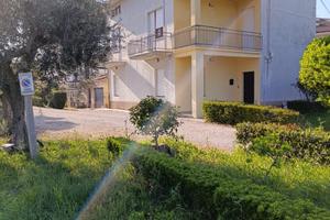 Casa singola con terreno edificabile