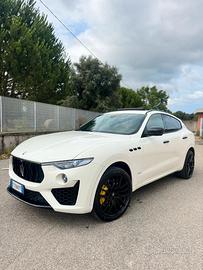 MASERATI LEVANTE GRANSPORT