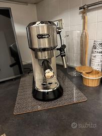 Dedica EC685.M con Caffè in Polvere e CIALDE