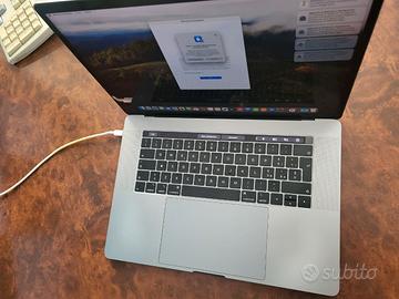 Macbook pro 15 2018 i9 32gb ram + accessori