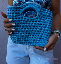 Borsa fatta a mano con uncinetto🩵