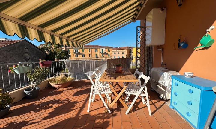 Ampio app con terrazza in centro