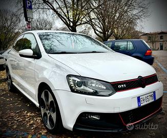 Volkswagen Polo 1.4 TSI DSG 3 porte GTI