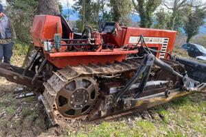 trattore cingolato 665c 
