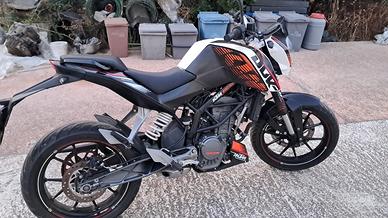 KTM duke 125