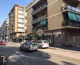 NEGOZIO A ROMA