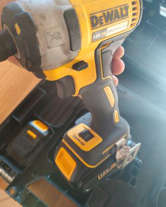 dewalt avvitatore impulsi 