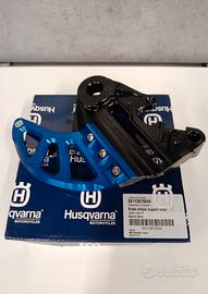 Husqvarna STAFFA SUPPORTO PINZA FRENO POSTERIORE 1