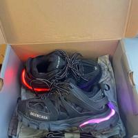 Balenciaga track nere led