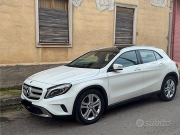 Mercedes GLA 220 4MATIC