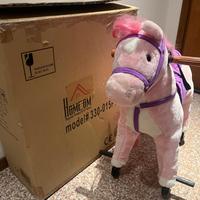 Cavallo cavalcabile in peluche